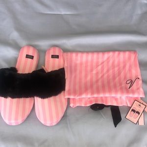 Victoria’s Secret Slippers... Brand New with tags!